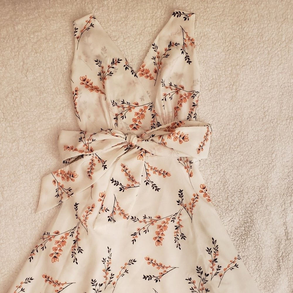 White Floral Tea Length Special Occasion/Bridal Dress Size X-Small/Small